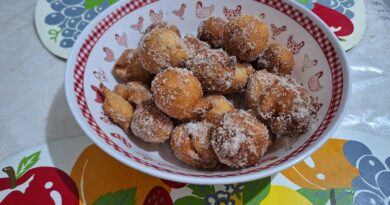 Bolinho de chuva sem leite e farinha de trigo leva polvilho e queijo