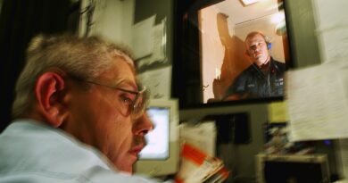 Pacific Ocean (Sept. 24, 2003) -- Hospital Corpsman 2nd Class William McKerrow administers a hearing test to Interior Communications Electrician 3rd C