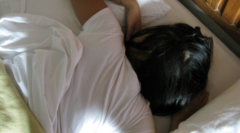Cortar 80 minutos de sono por noite foi associado a ganho de peso em estudo