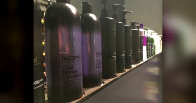 Lavar o cabelo não provoca queda, dizem especialistas citados pelo Terra