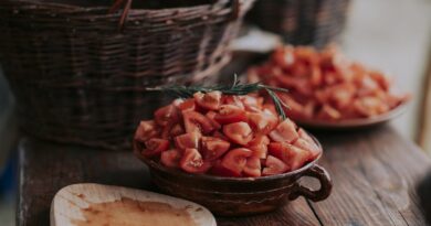 Molho de tomate caseiro leva cenoura e cozinha por até 60 minutos