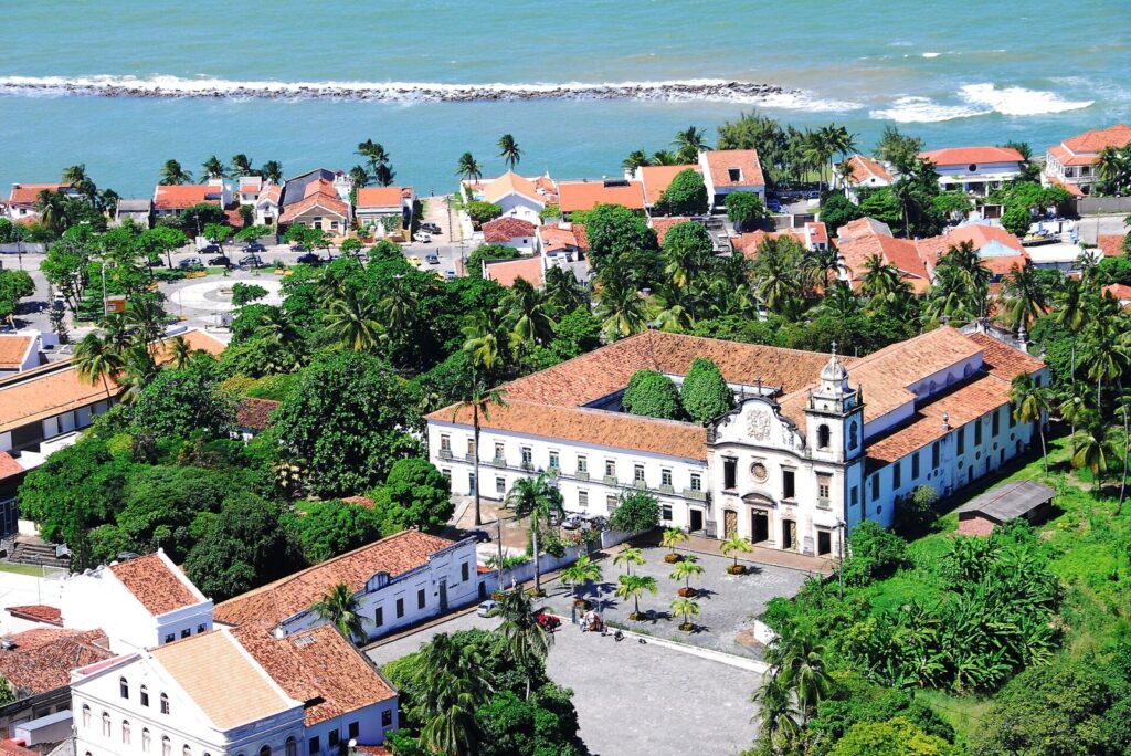 O Mosteiro de São Bento é citado como um dos monumentos fundamentais de Olinda.