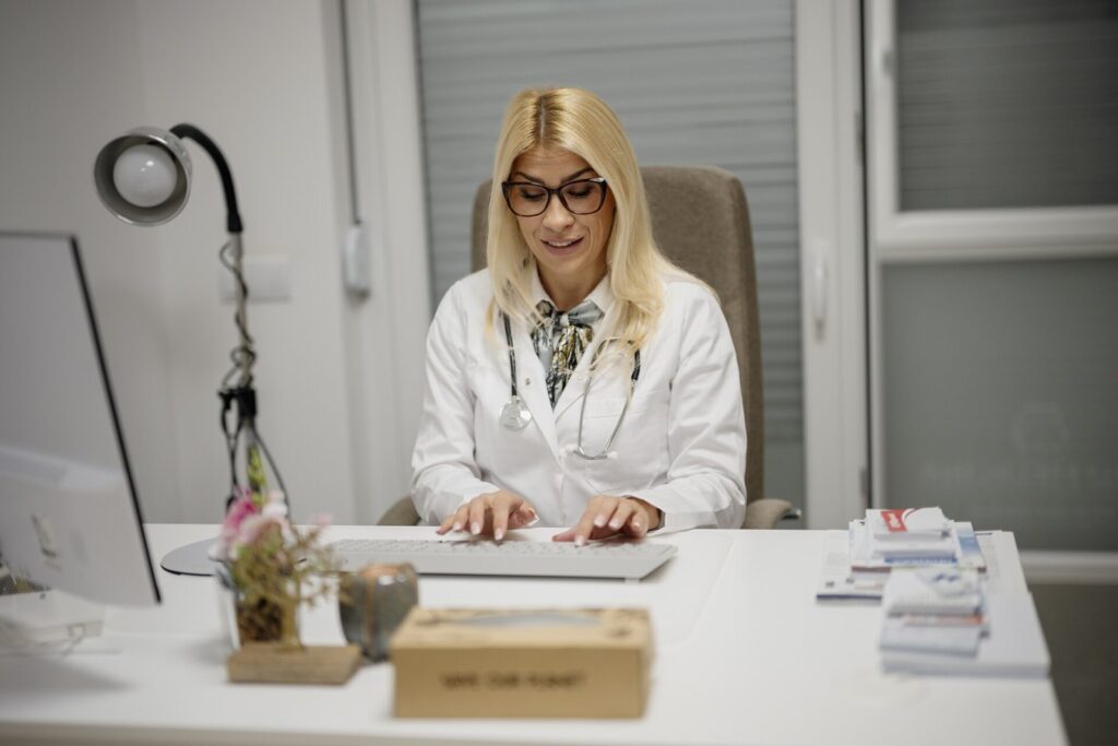 Oncologistas apontam sinais que podem exigir avaliação médica