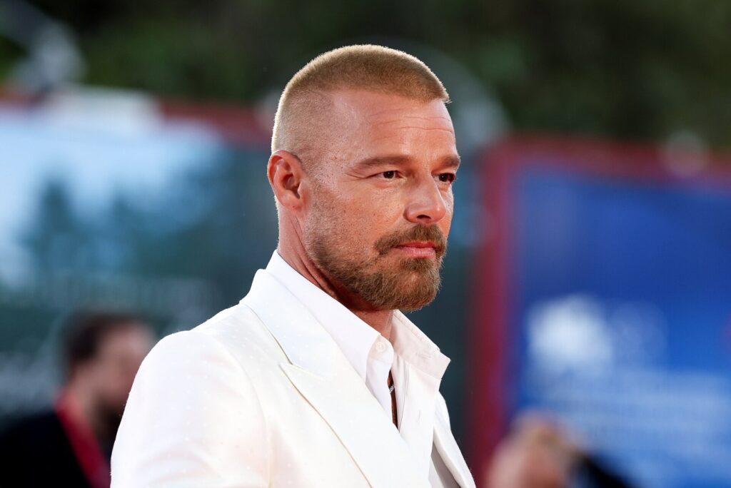 Ricky Martin conta como combina alimentação vegetariana, treinos e cuidados com a pele