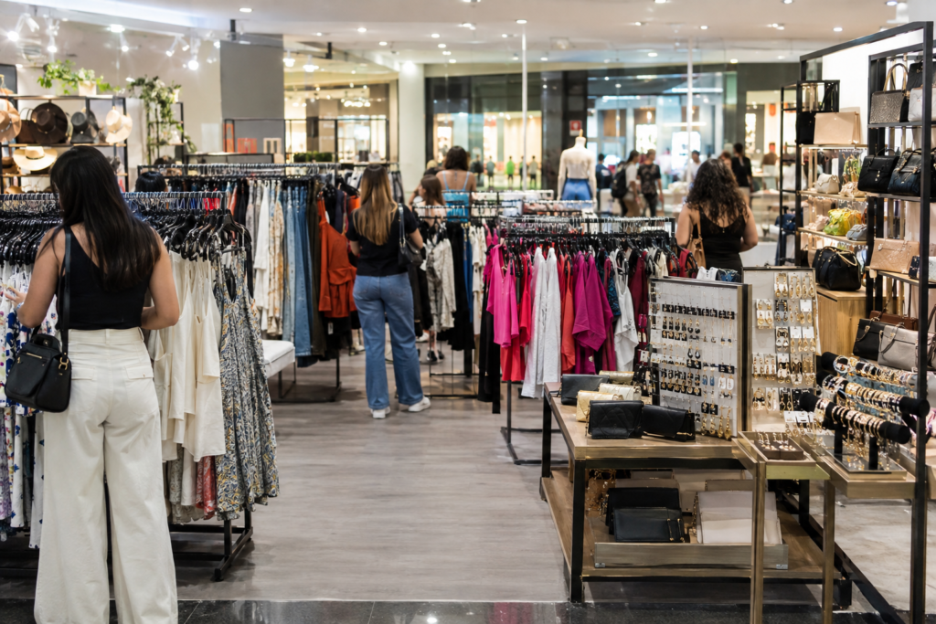 SHEIN em Belém recebe críticas por preços e dificuldade com ingressos