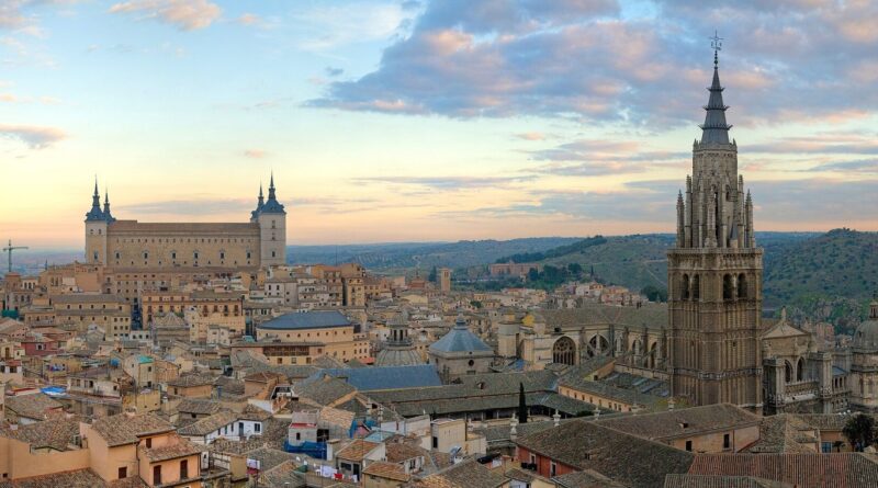 Toledo reúne heranças judaicas, islâmicas e cristãs às margens do Tejo