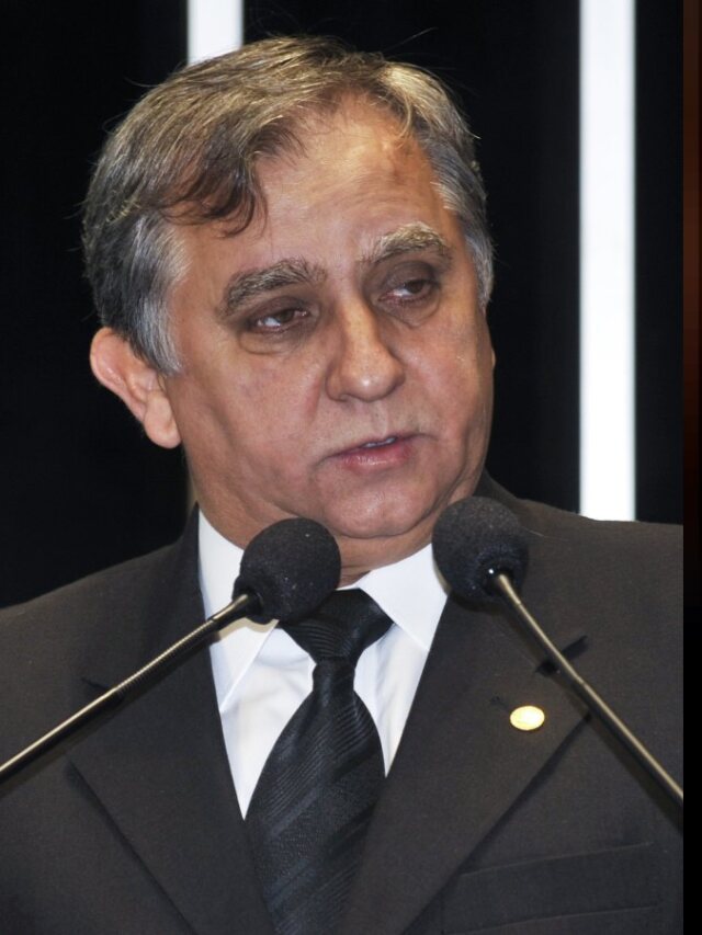Izalci Lucas defende educação profissional e inclusão digital em entrevista